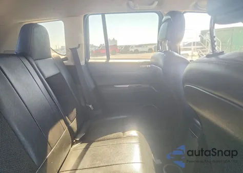 2016 Jeep Compass Latitude z USA, uszkodzony, nr VIN 1C4NJDEB4GD616811